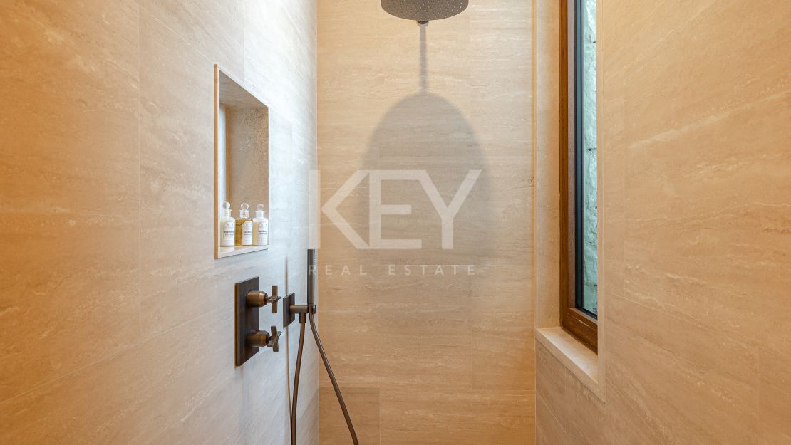 Exclusive luxury rental ground floor appartment with concierge service in Finca Cortesin, Casares