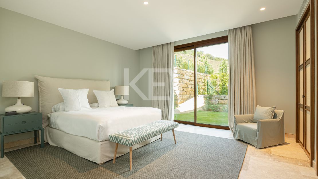 Exclusive luxury rental ground floor appartment with concierge service in Finca Cortesin, Casares