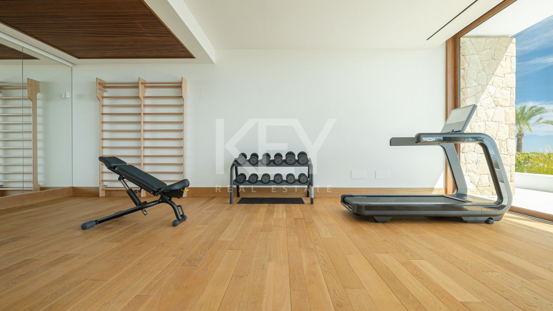Exclusive luxury rental ground floor appartment with concierge service in Finca Cortesin, Casares