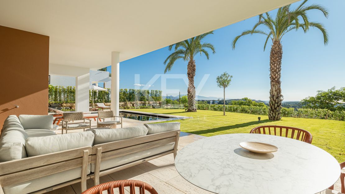Exclusive luxury rental ground floor appartment with concierge service in Finca Cortesin, Casares