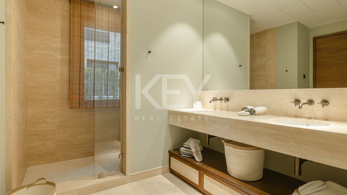 Exclusive luxury rental ground floor appartment with concierge service in Finca Cortesin, Casares
