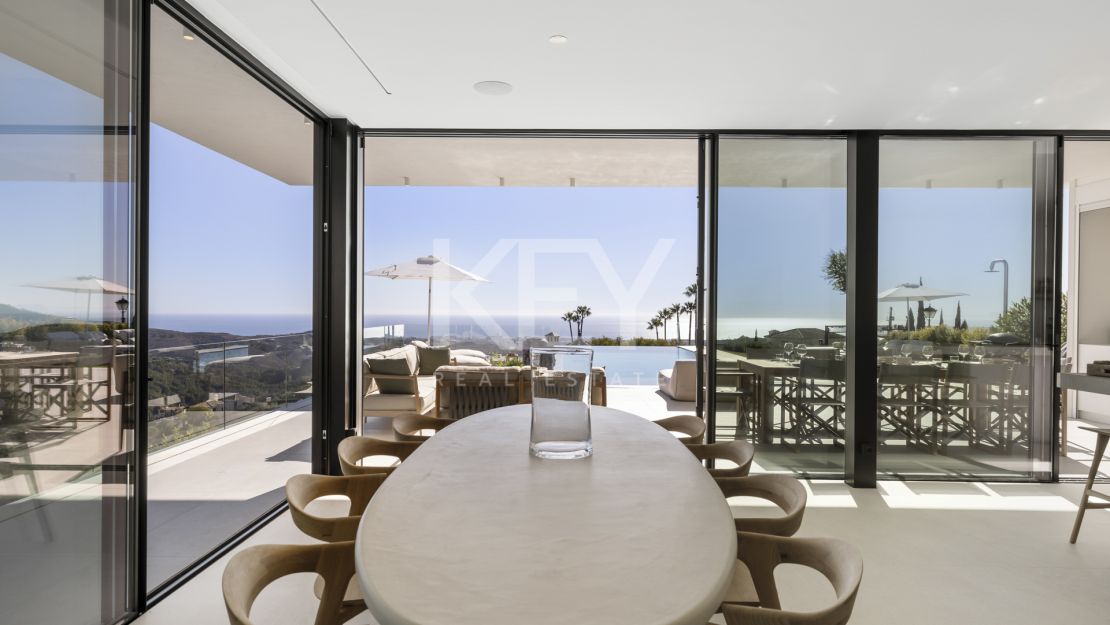 Exclusive contemporary villa with infinity heated pool in Monte Mayor, Benahavís