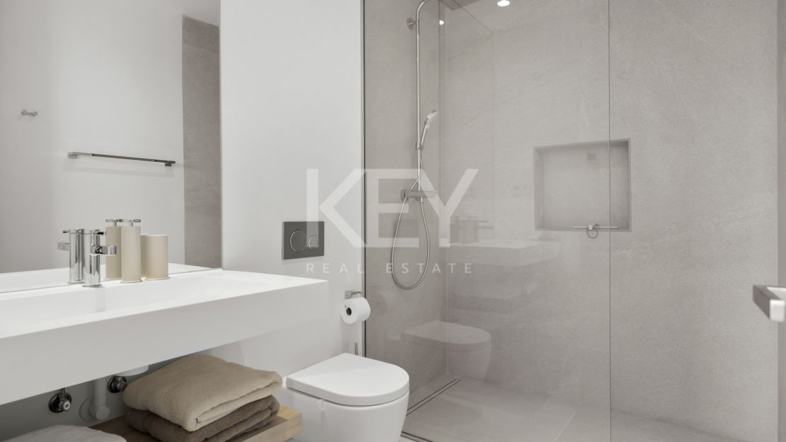 Exclusive contemporary villa with infinity heated pool in Monte Mayor, Benahavís