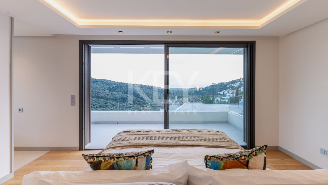 Luxurious newly built villa with panoramic views in Lomas de La Quinta, Benahavís