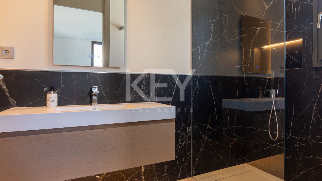 Luxurious newly built villa with panoramic views in Lomas de La Quinta, Benahavís