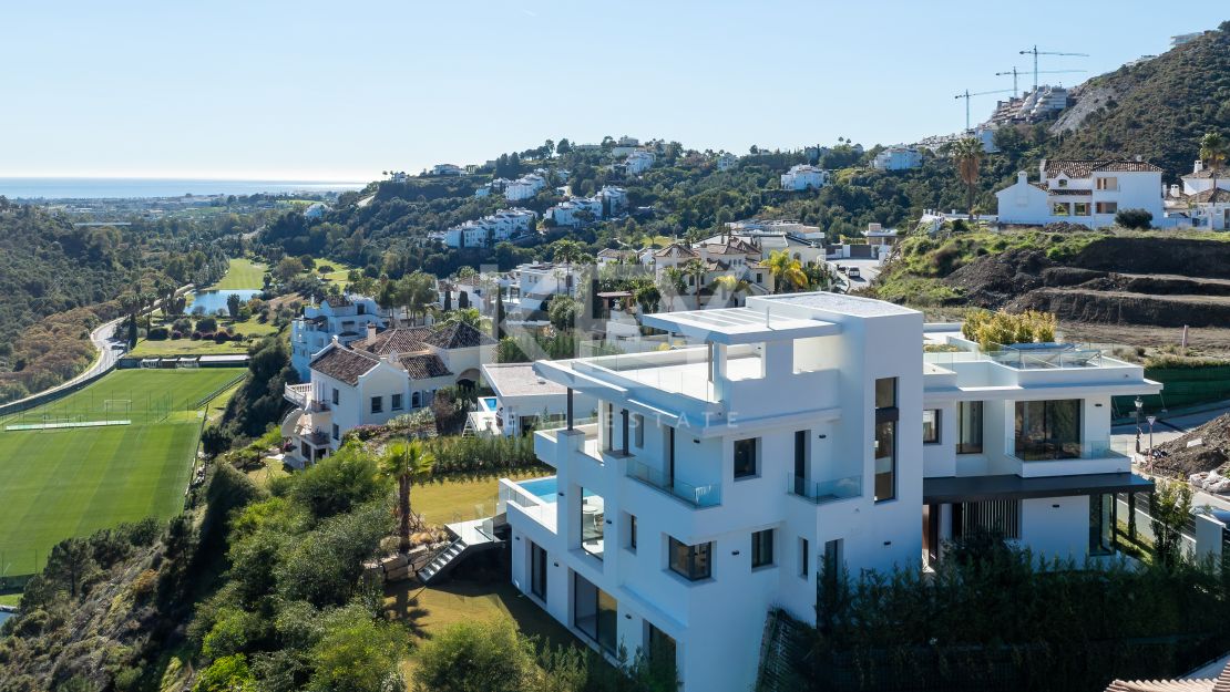 Luxurious newly built villa with panoramic views in Lomas de La Quinta, Benahavís