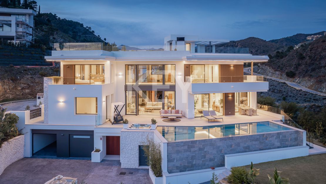 Luxurious newly built villa with panoramic views in Lomas de La Quinta, Benahavís