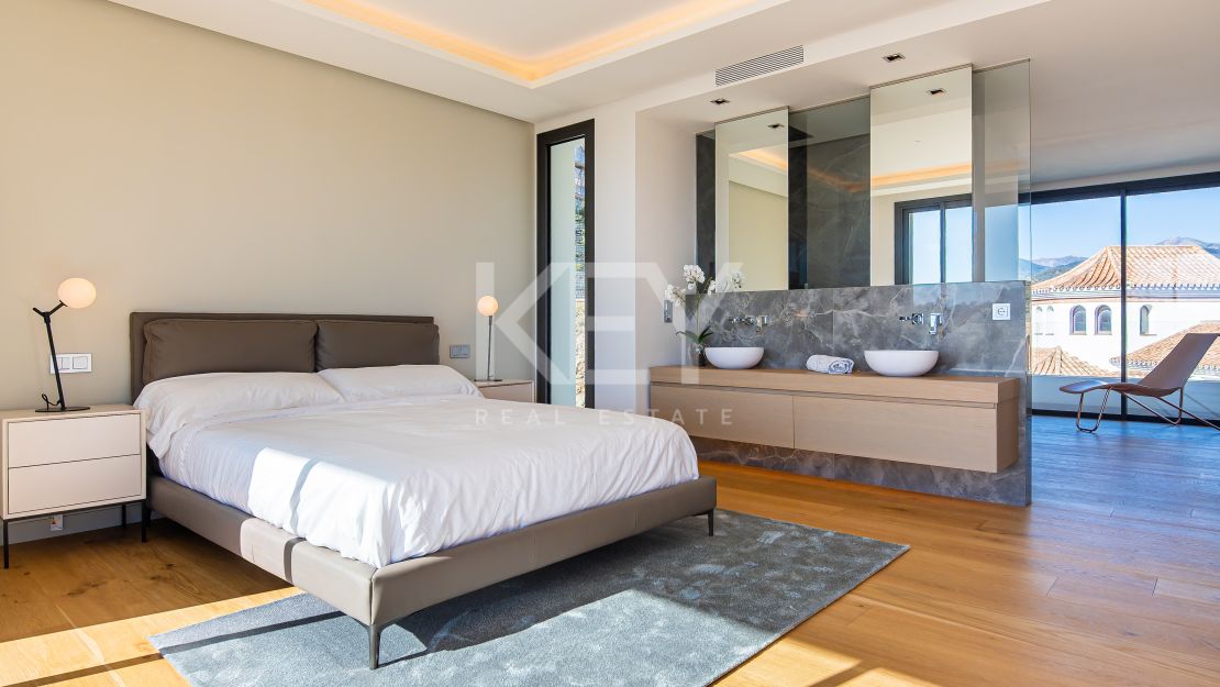 Luxurious newly built villa with panoramic views in Lomas de La Quinta, Benahavís