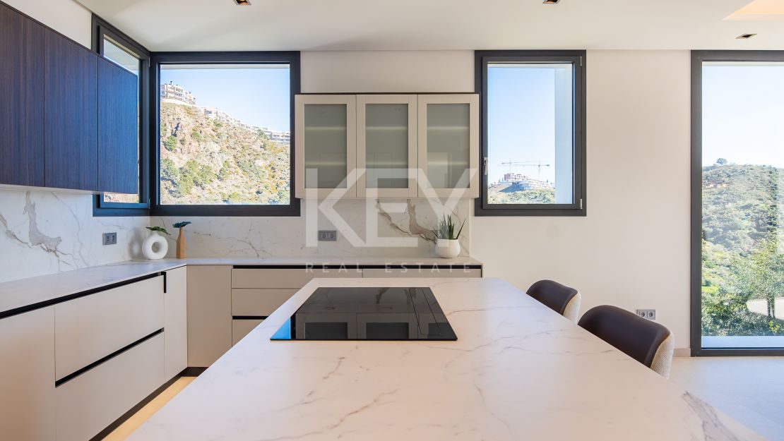 Luxurious newly built villa with panoramic views in Lomas de La Quinta, Benahavís