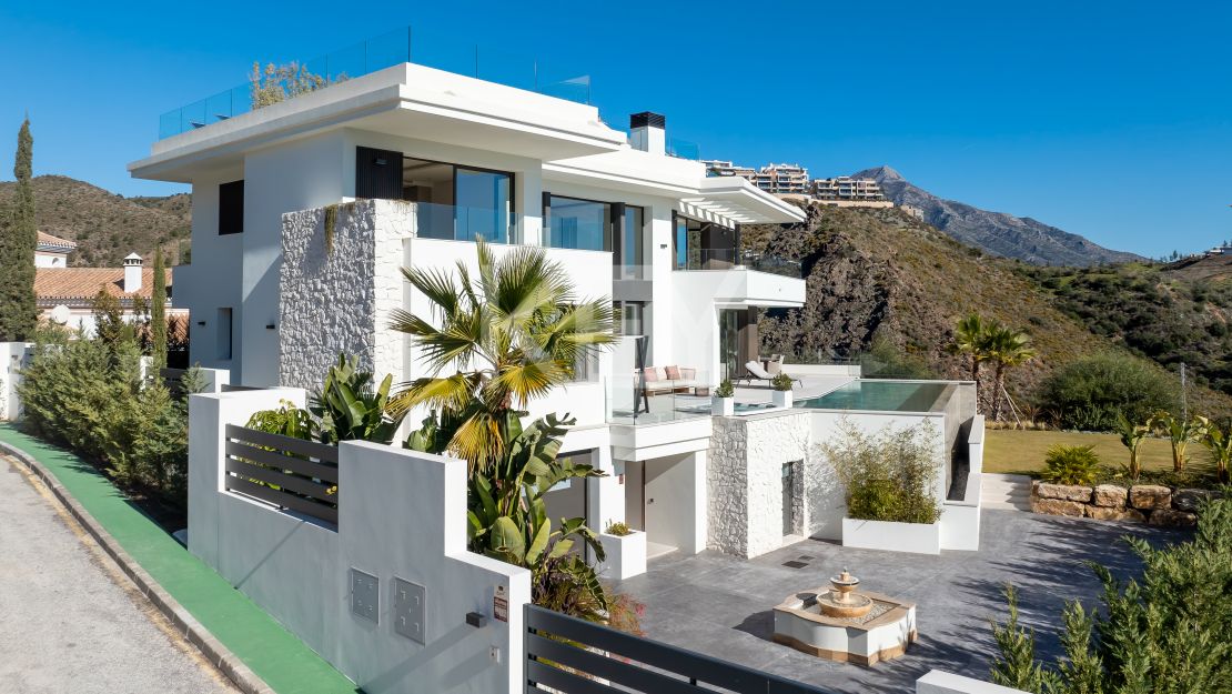 Luxurious newly built villa with panoramic views in Lomas de La Quinta, Benahavís