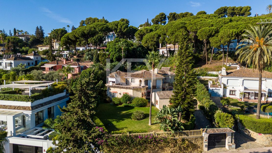 Exclusive villa project with panoramic views in Nueva Andalucía's Golf Valley