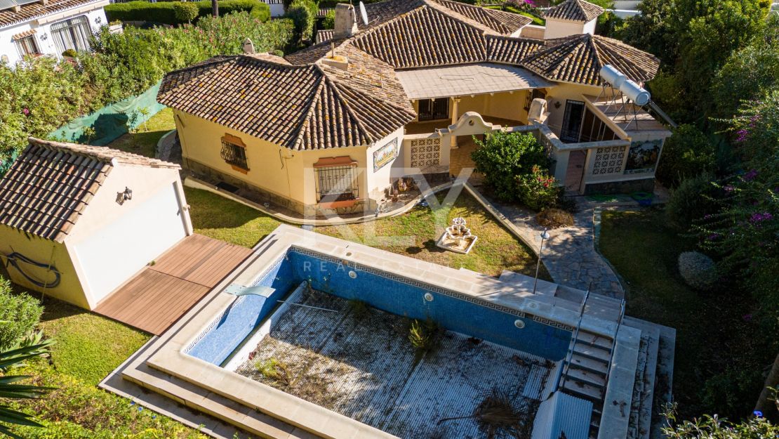 Exclusive villa project with panoramic views in Nueva Andalucía's Golf Valley