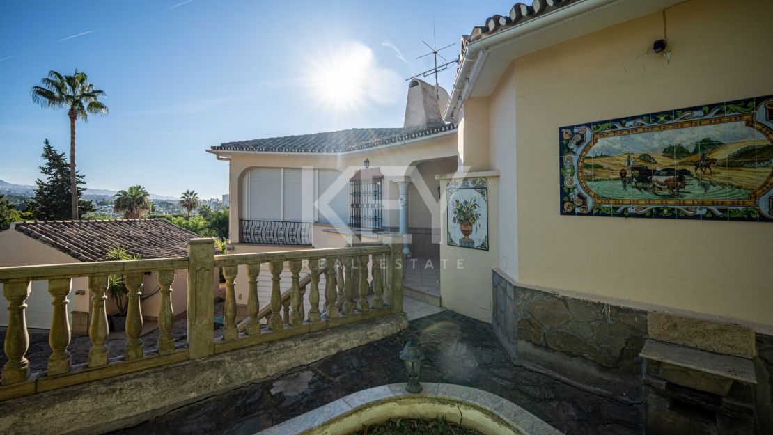 Exclusive villa project with panoramic views in Nueva Andalucía's Golf Valley