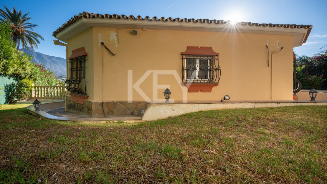 Exclusive villa project with panoramic views in Nueva Andalucía's Golf Valley