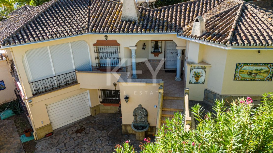 Exclusive villa project with panoramic views in Nueva Andalucía's Golf Valley