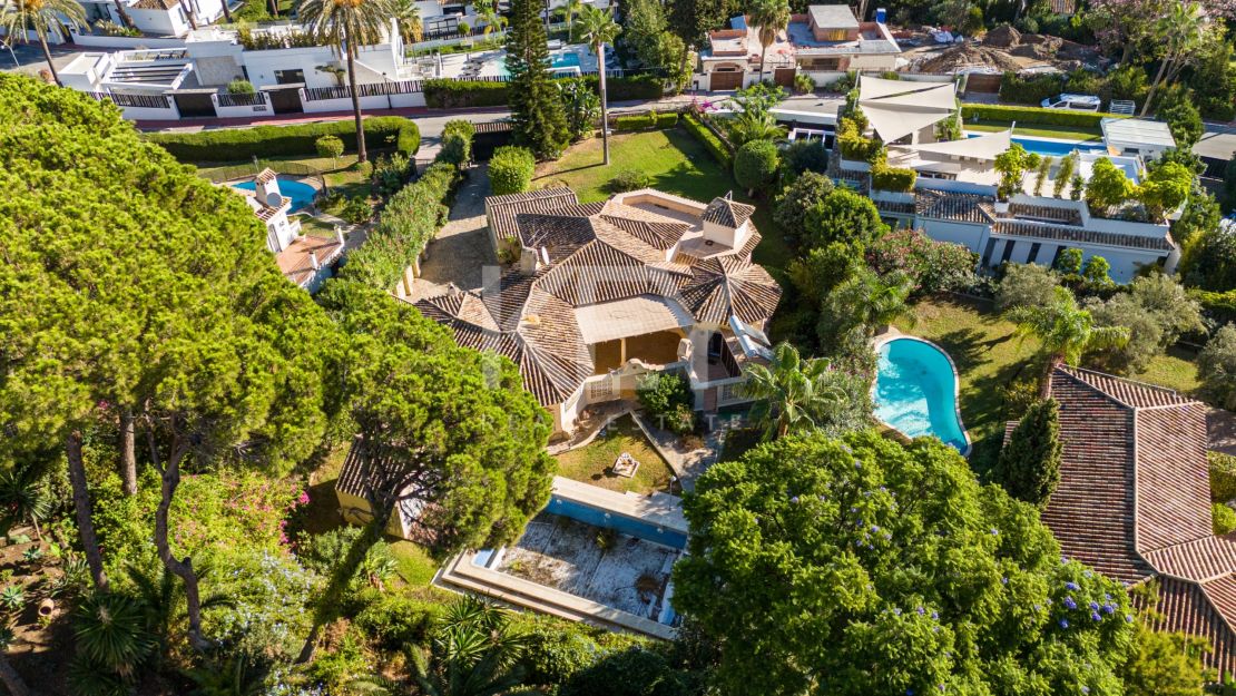 Exclusive villa project with panoramic views in Nueva Andalucía's Golf Valley