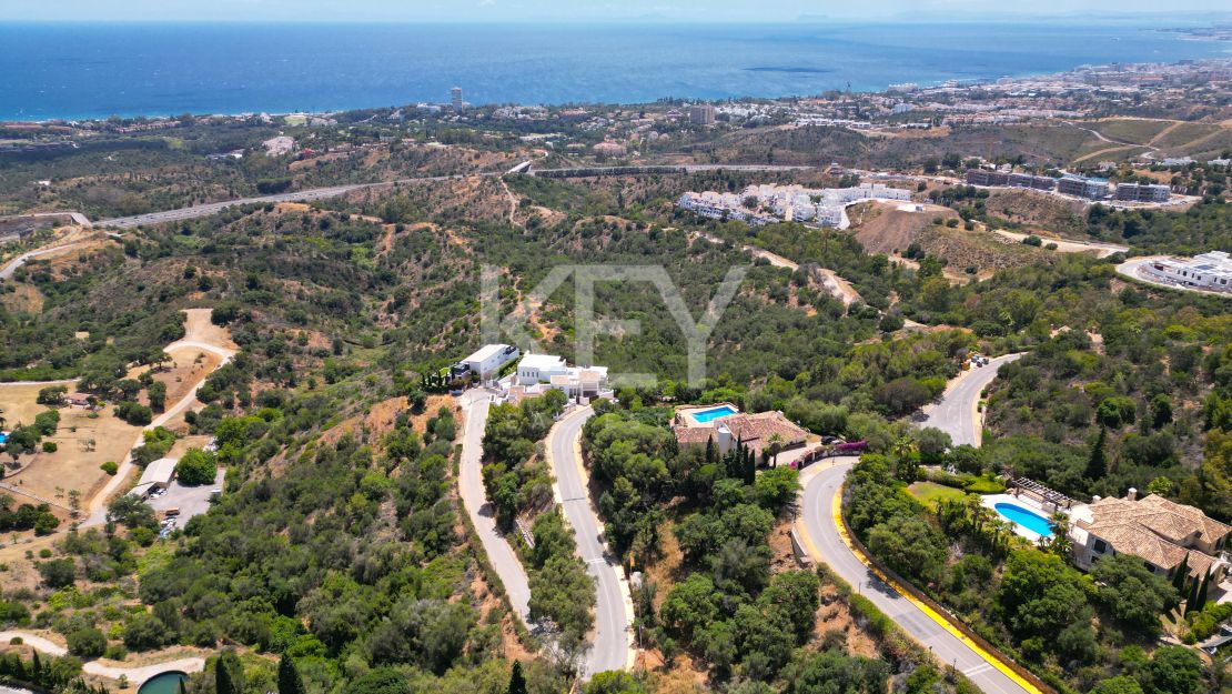 Parcela excepcional con vistas panorámicas en Altos de Los Monteros