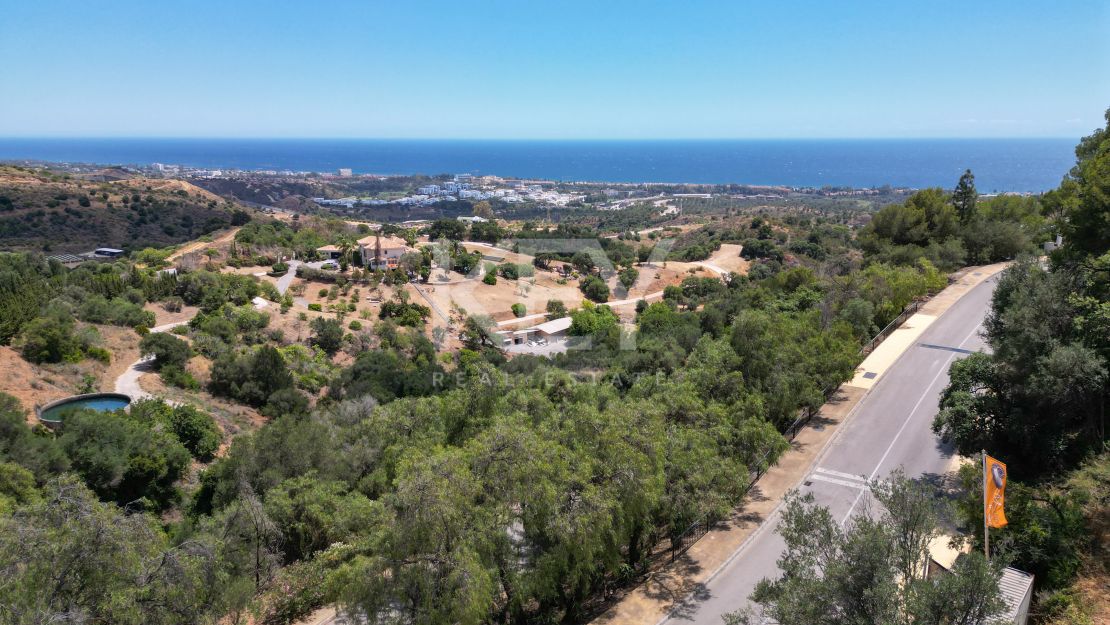 Parcela excepcional con vistas panorámicas en Altos de Los Monteros