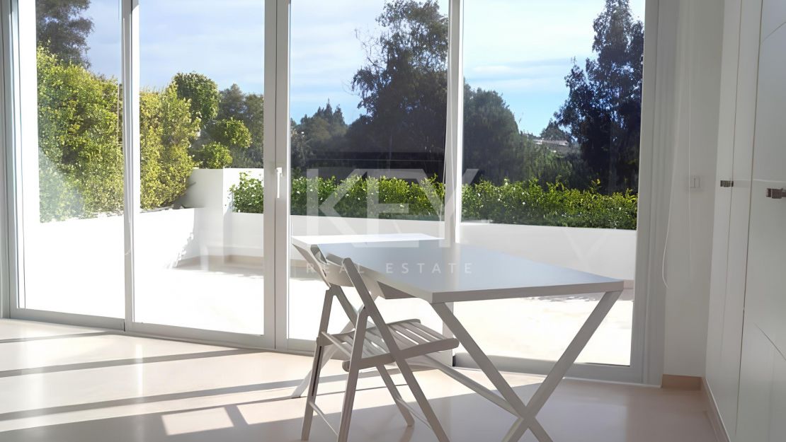 Charming Andalusian villa on the first line golf  and very close to the sea in Casasola, Estepona