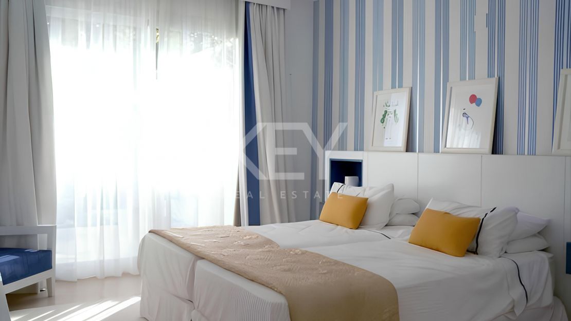 Charming Andalusian villa on the first line golf  and very close to the sea in Casasola, Estepona