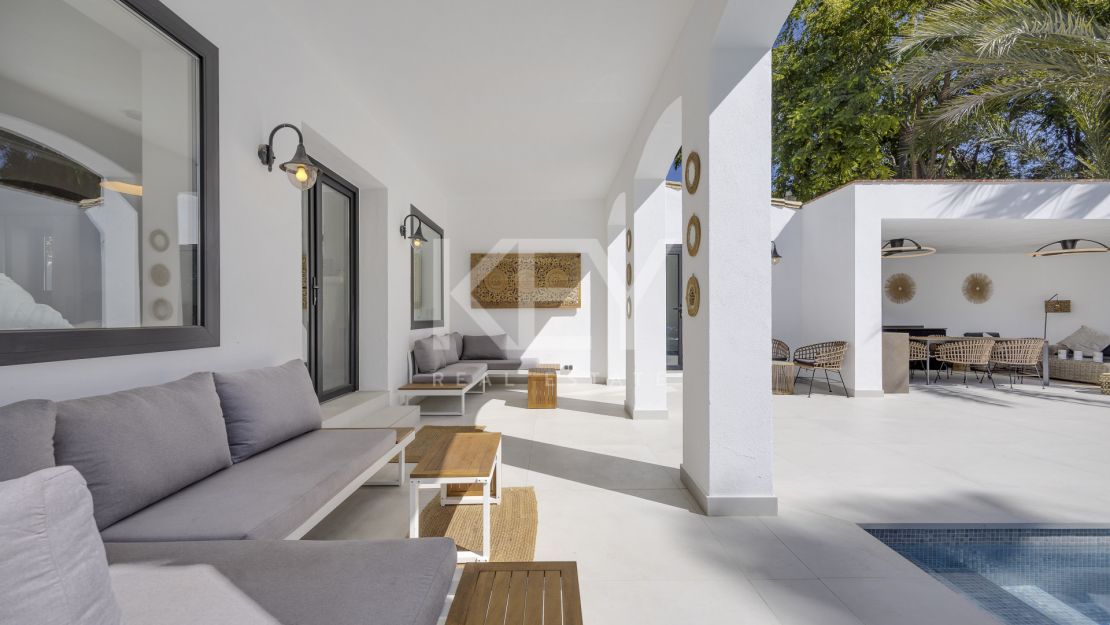 Villa de 5 dormitorios en El Paraíso Alto, Estepona