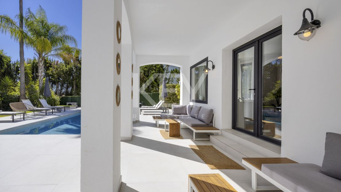 Villa de 5 dormitorios en El Paraíso Alto, Estepona