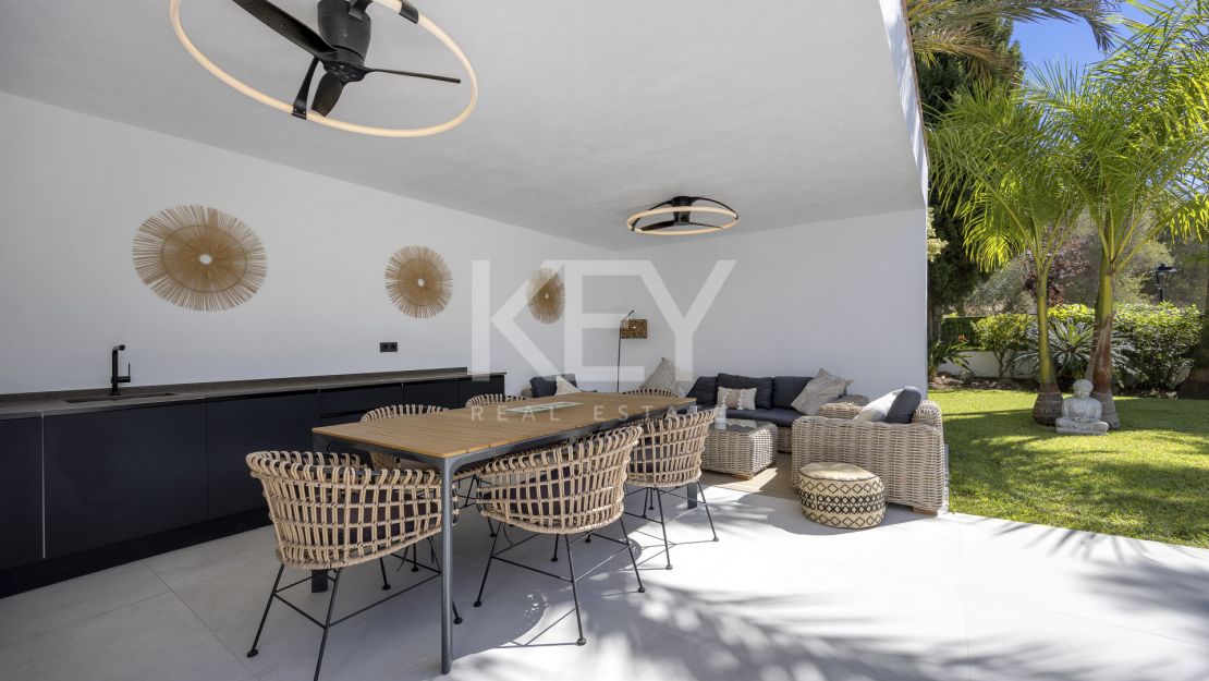 Villa de 5 dormitorios en El Paraíso Alto, Estepona