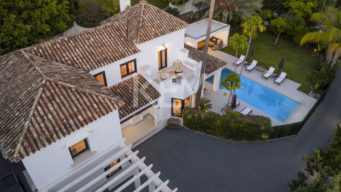 Villa de 5 dormitorios en El Paraíso Alto, Estepona