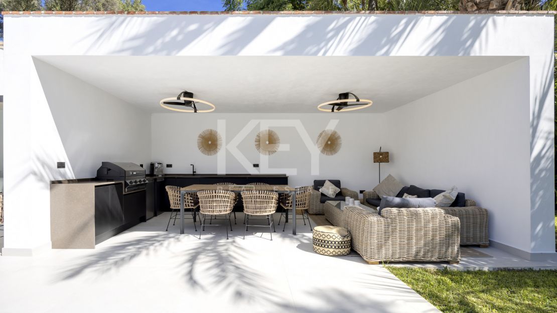 Villa de 5 dormitorios en El Paraíso Alto, Estepona