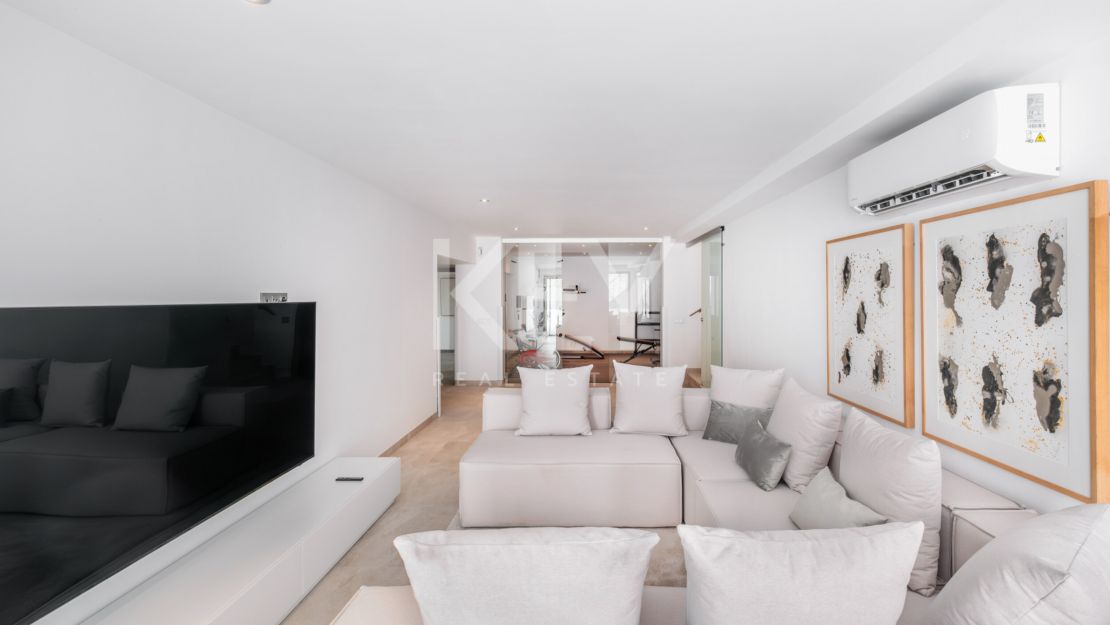 Современная роскошная вилла в престижном районе Марбельи – в шаговой доступности от Старого города и пляжей, Золотая Миля Марбельи