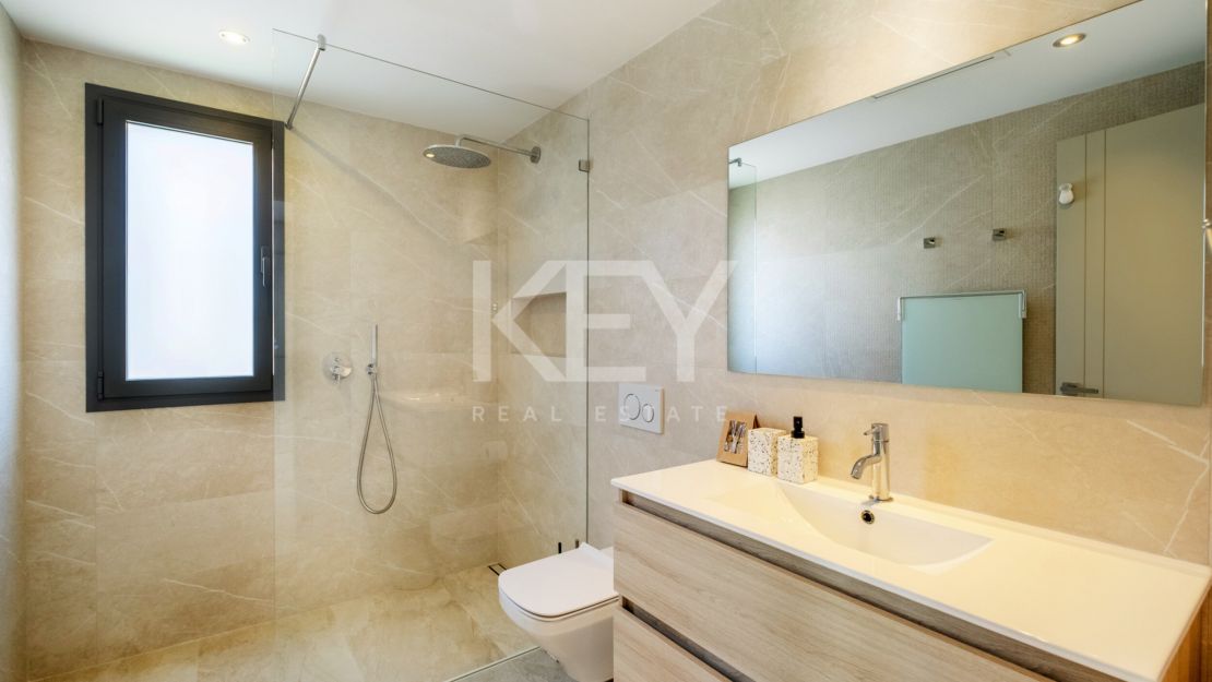 Современная роскошная вилла в престижном районе Марбельи – в шаговой доступности от Старого города и пляжей, Золотая Миля Марбельи