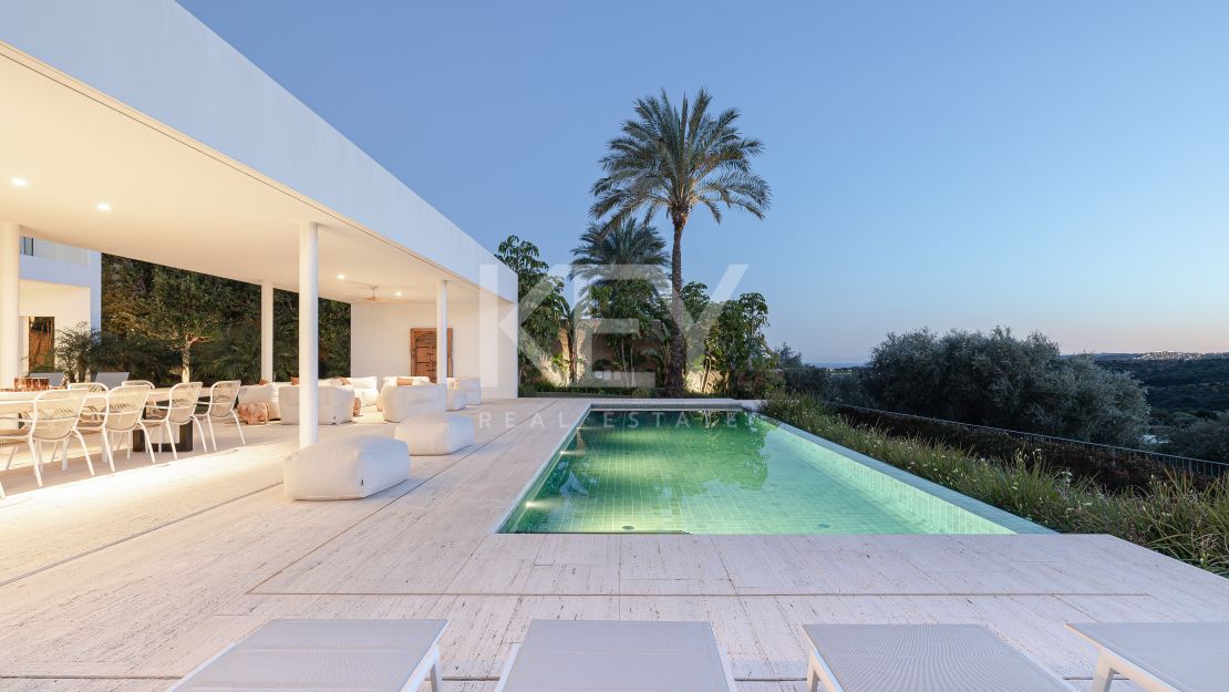Exquisite Mediterranean villa: ultimate luxury and golf resort living  in Finca Cortesin