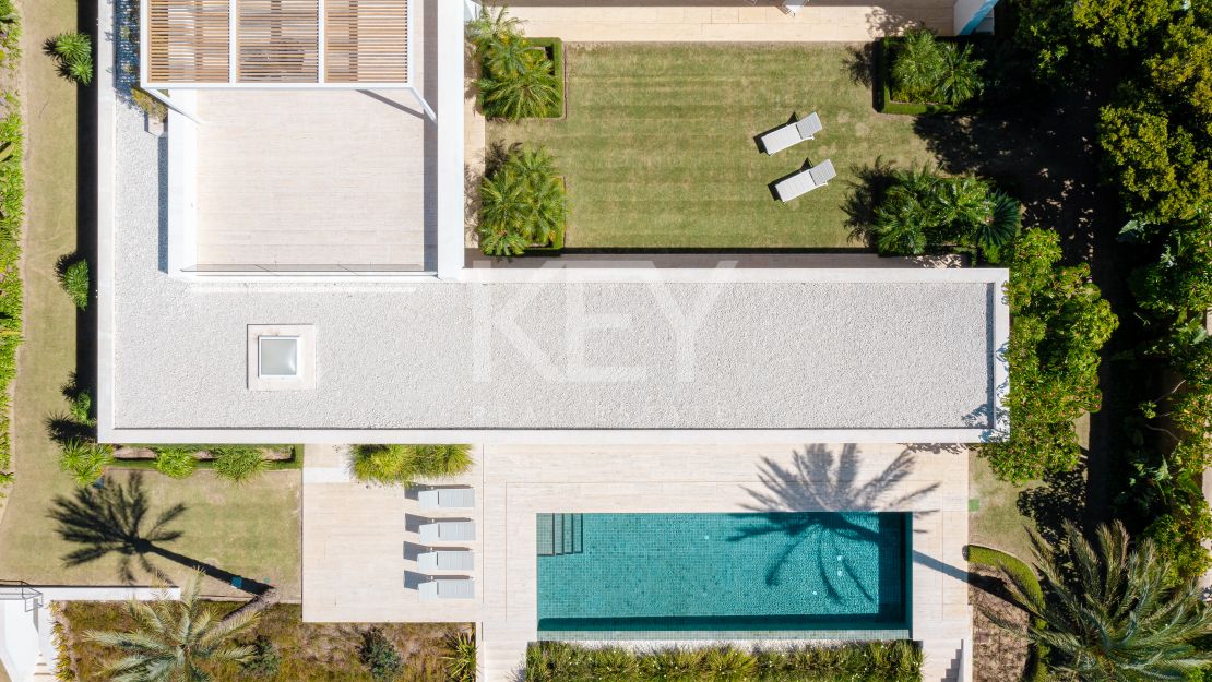 Exquisite Mediterranean villa: ultimate luxury and golf resort living  in Finca Cortesin