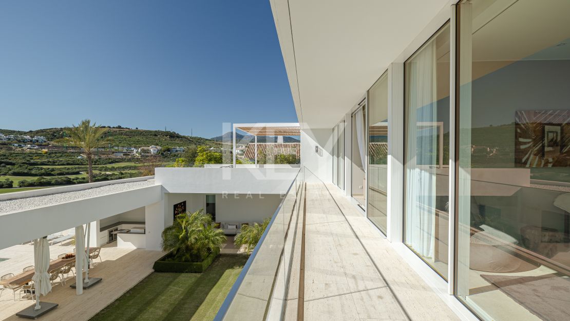 Exquisite Mediterranean villa: ultimate luxury and golf resort living  in Finca Cortesin