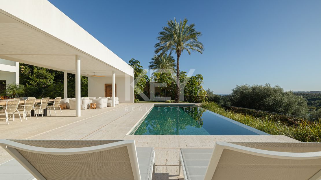 Exquisite Mediterranean villa: ultimate luxury and golf resort living  in Finca Cortesin