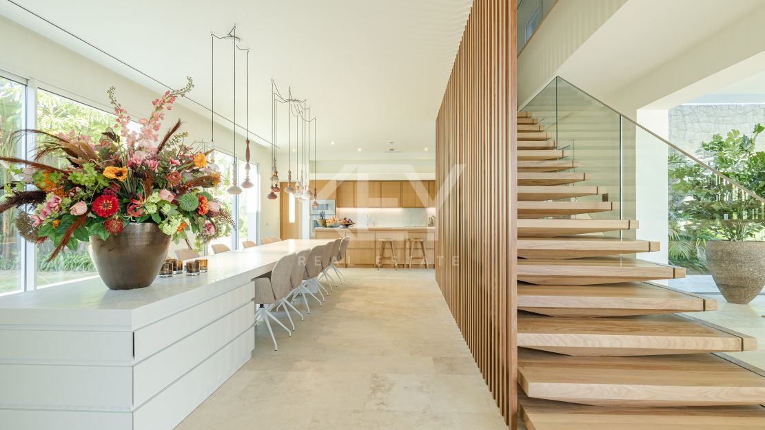 Exquisite Mediterranean villa: ultimate luxury and golf resort living  in Finca Cortesin