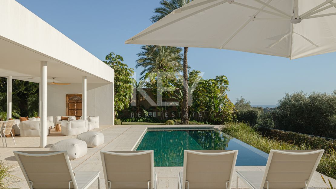 Exquisite Mediterranean villa: ultimate luxury and golf resort living  in Finca Cortesin