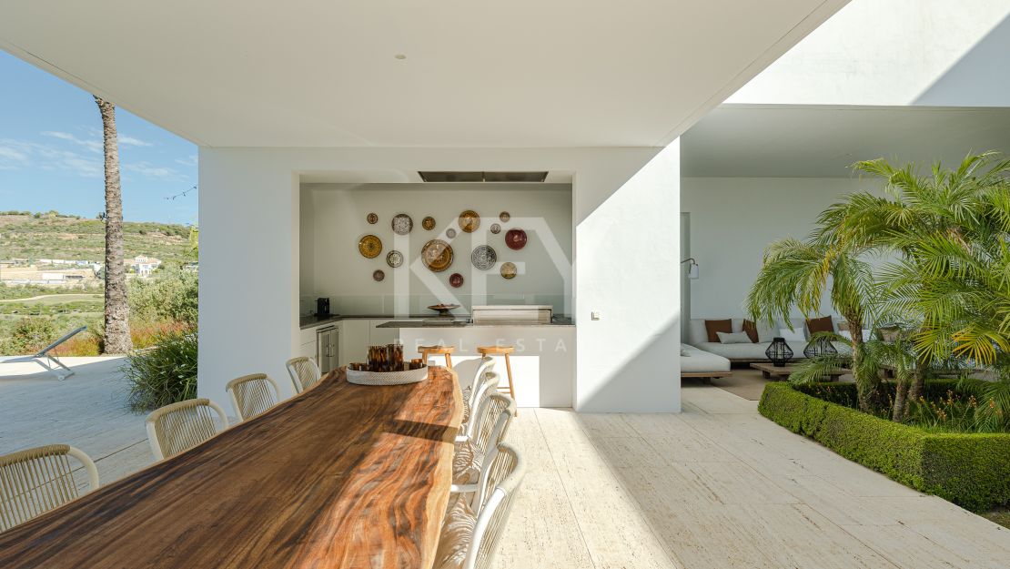 Exquisite Mediterranean villa: ultimate luxury and golf resort living  in Finca Cortesin