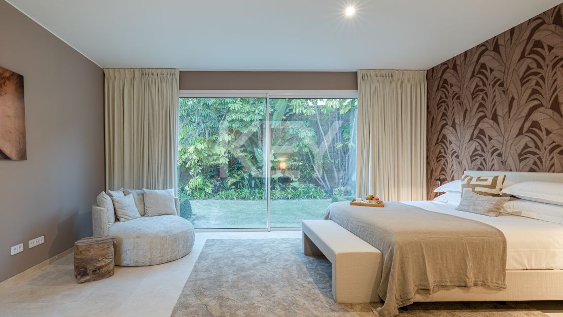 Exquisite Mediterranean villa: ultimate luxury and golf resort living  in Finca Cortesin