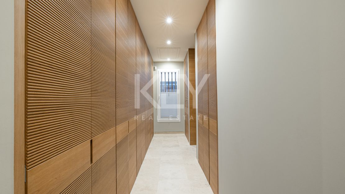Exquisite Mediterranean villa: ultimate luxury and golf resort living  in Finca Cortesin