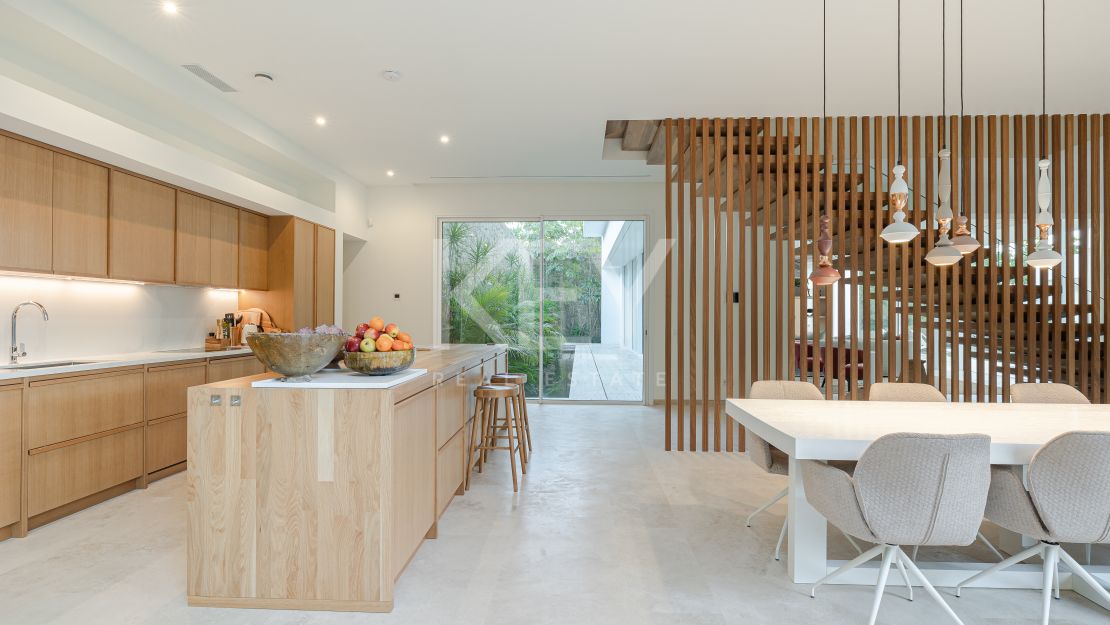 Exquisite Mediterranean villa: ultimate luxury and golf resort living  in Finca Cortesin