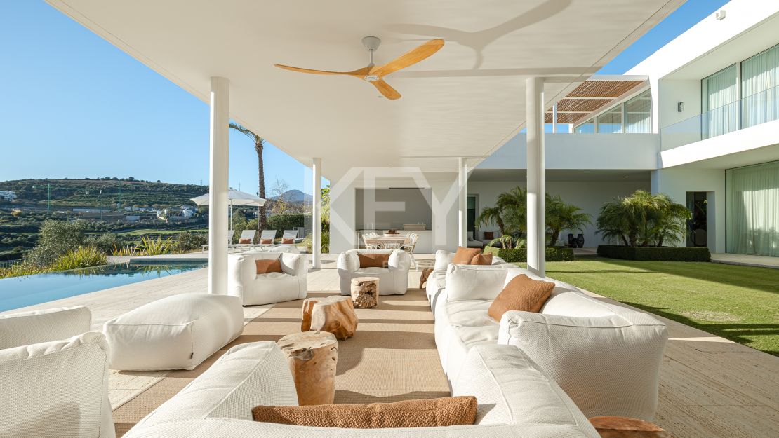 Exquisite Mediterranean villa: ultimate luxury and golf resort living  in Finca Cortesin