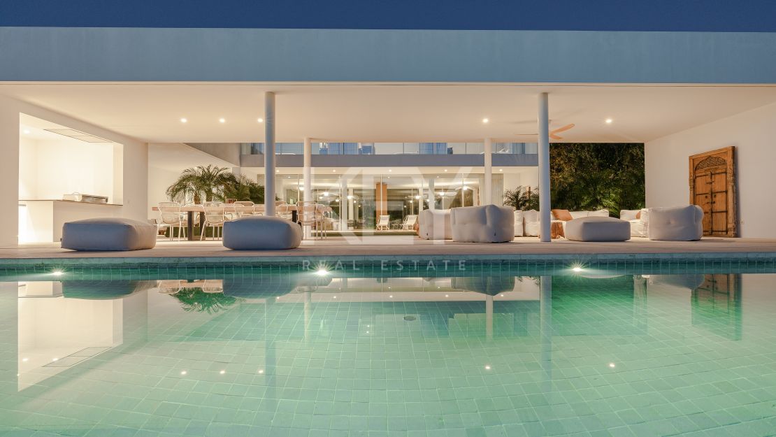 Exquisite Mediterranean villa: ultimate luxury and golf resort living  in Finca Cortesin