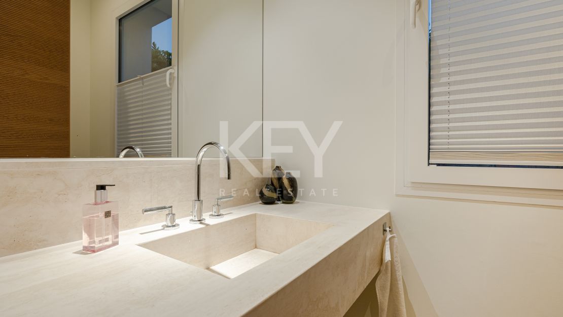 Exquisite Mediterranean villa: ultimate luxury and golf resort living  in Finca Cortesin