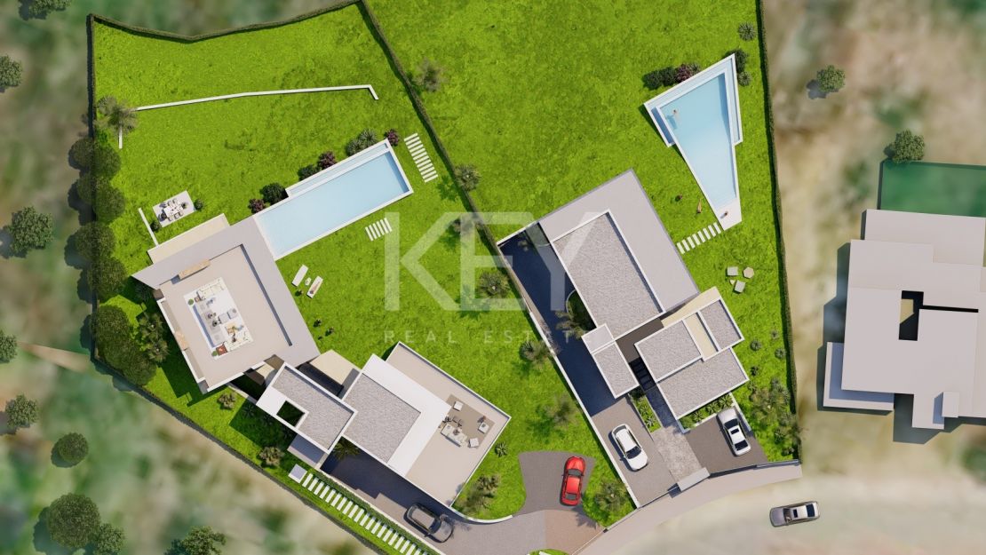 Dos impresionantes parcelas con licencias y proyecto ubicadas entre campos de golf en Nueva Andalucía, Marbella