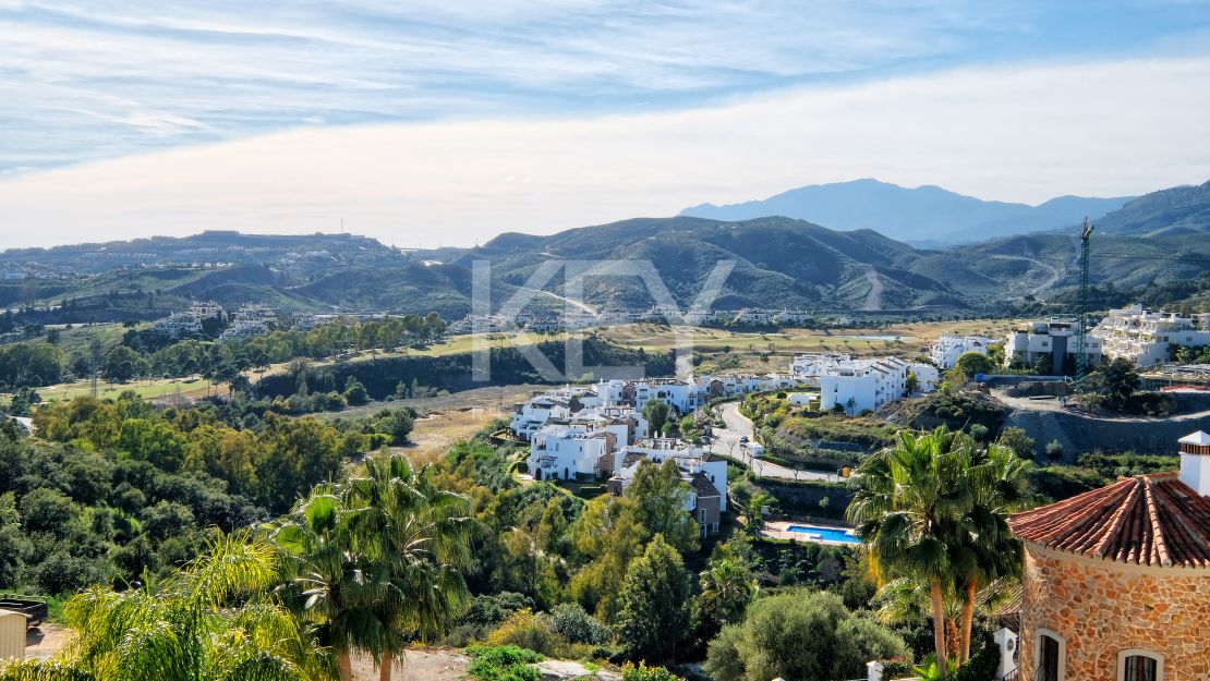Moderna y privada villa con vistas a las montañas ubicada en Benahavís