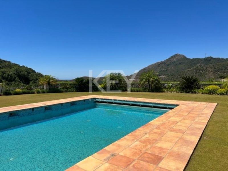 Fascinante villa en La Zagaleta con vistas al Mar Mediterráneo, Benahavis