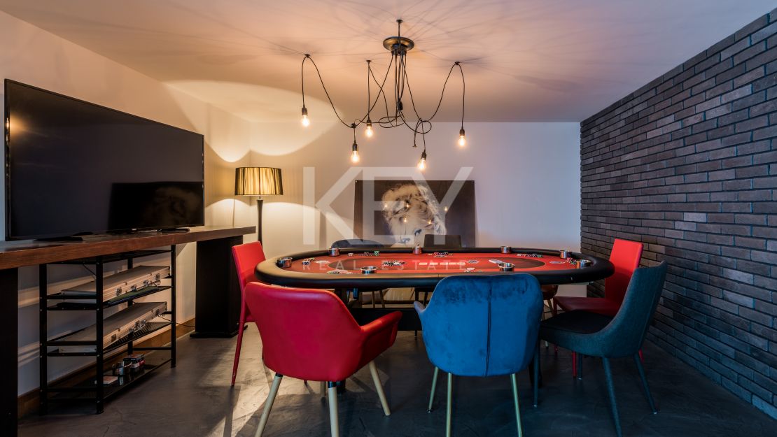 Sensacional villa moderna con vistas panorámicas al mar en Los Altos de Los Monteros, Marbella