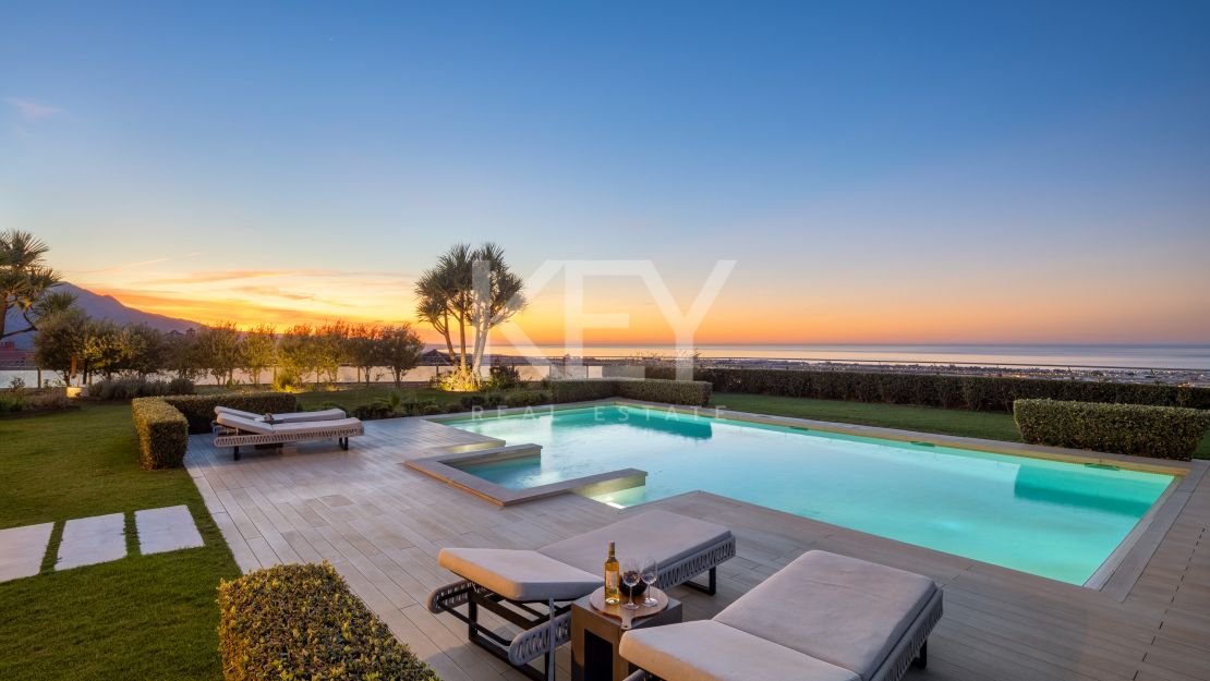 Stunning villa with panoramic views of the Mediterranean Sea in Monte Halcones, Benahavis