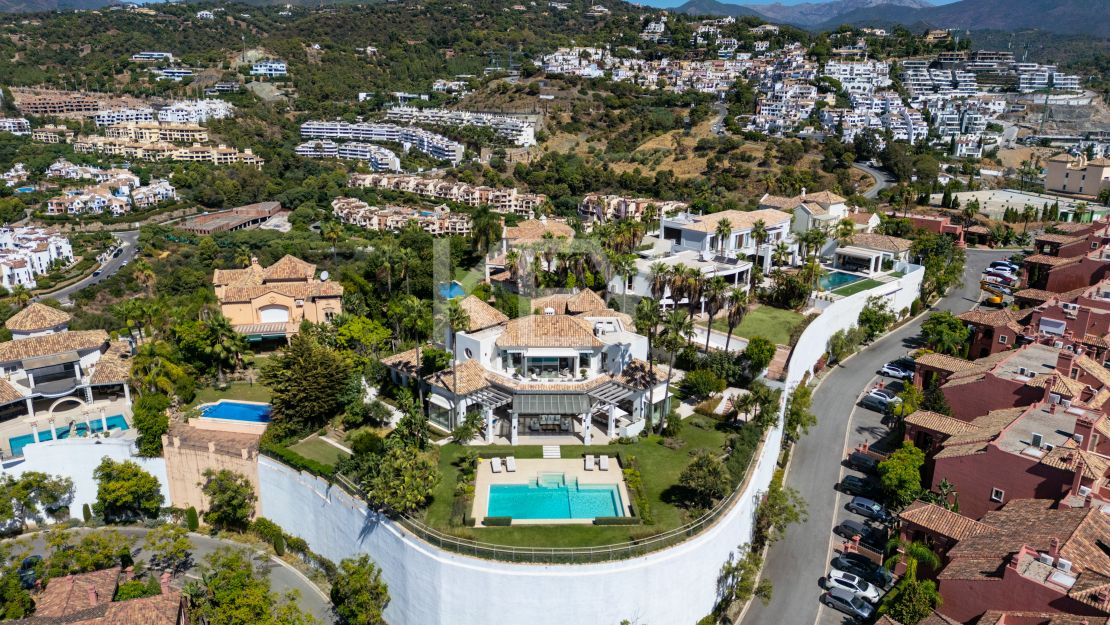 Stunning villa with panoramic views of the Mediterranean Sea in Monte Halcones, Benahavis